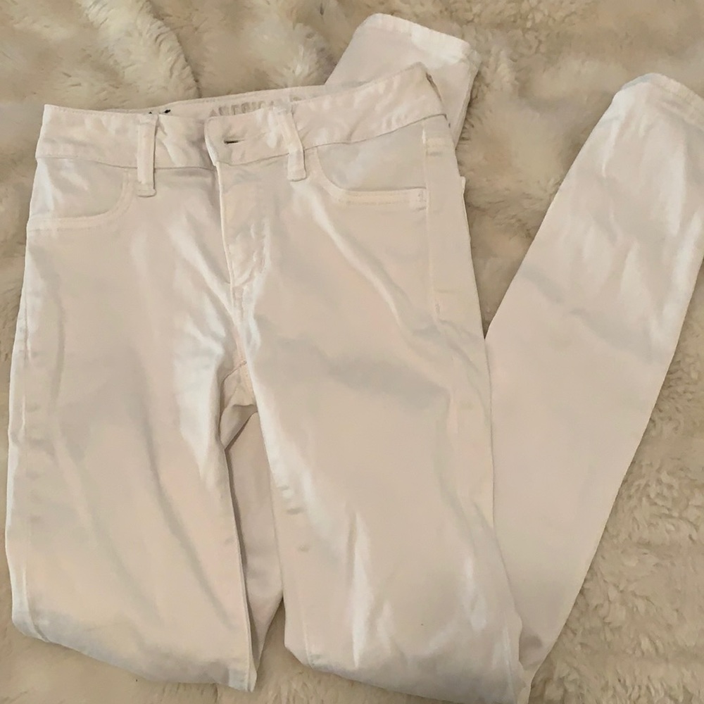 American Eagle super stretch white jeans